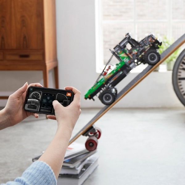 LEGO 42129 4x4 Mercedes-Benz Zetros Trial Truck
